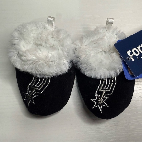 San Antonio Spurs Infant Newborn Baby Booties Slippers - Picture 1 of 4